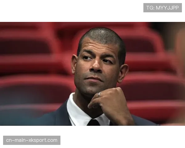 消息：中场致敬环节，热火队为退役球衣的乌多尼斯·哈斯勒姆举办仪式